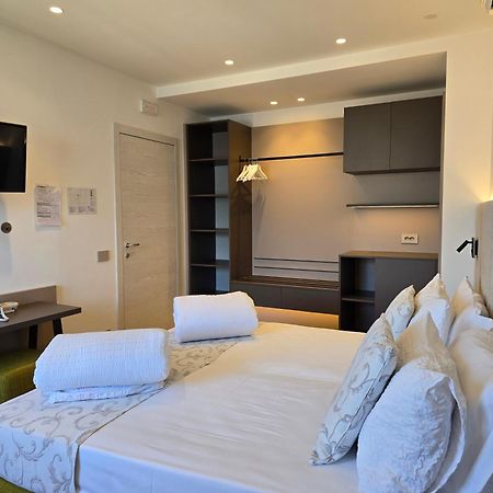 Hotel Pace Brenzone sul Garda Eksteriør billede