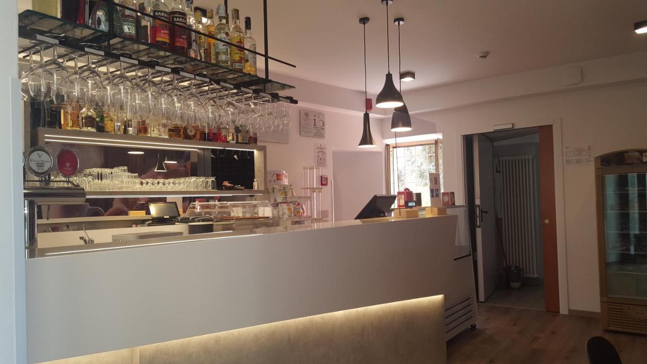 Hotel Pace Brenzone sul Garda Eksteriør billede