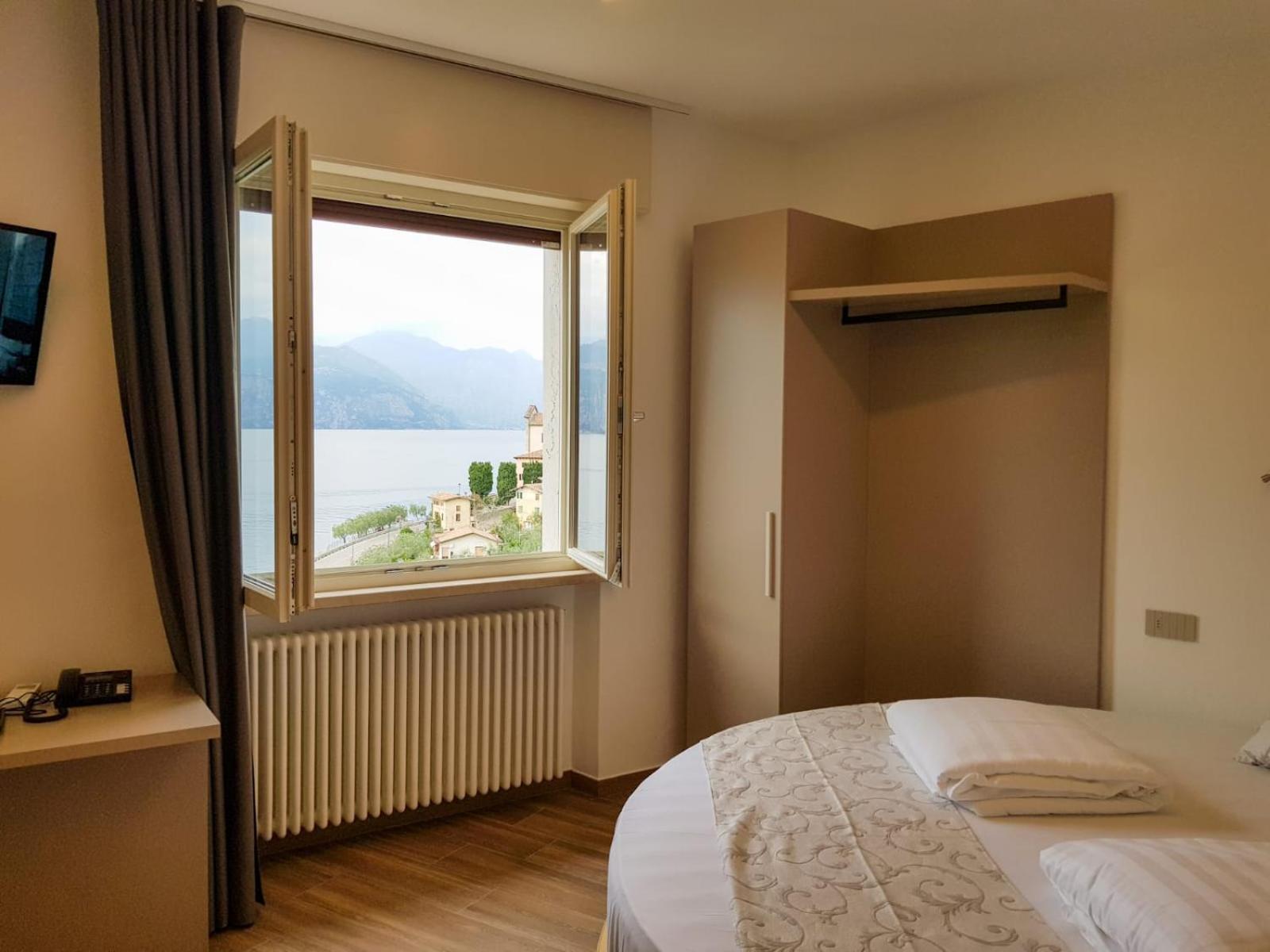 Hotel Pace Brenzone sul Garda Eksteriør billede