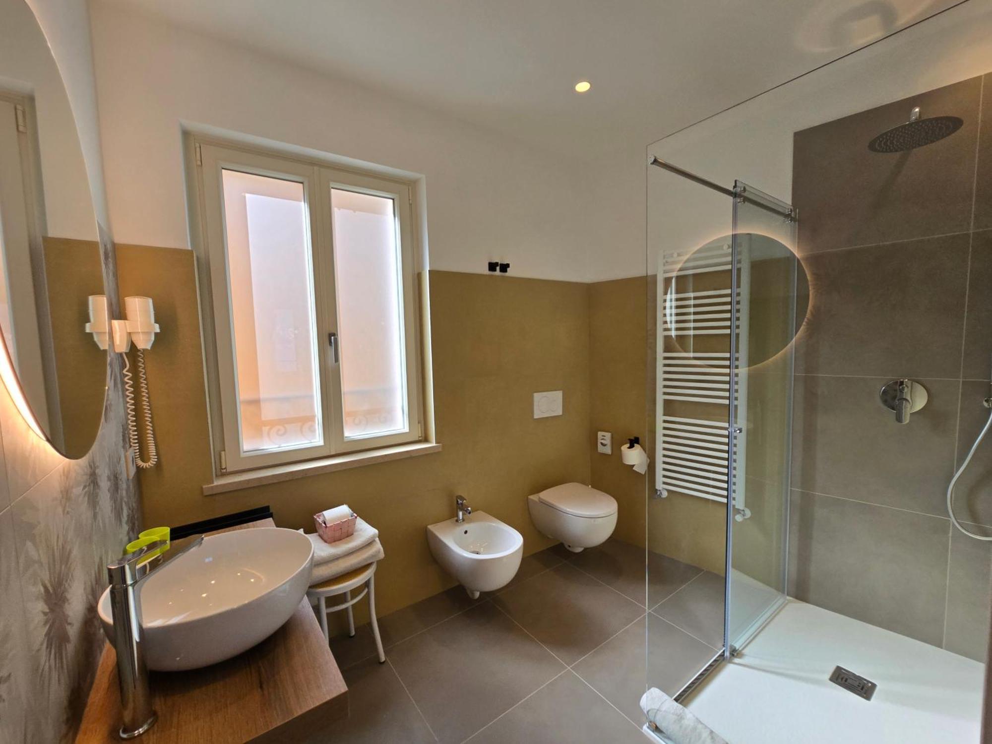 Hotel Pace Brenzone sul Garda Eksteriør billede